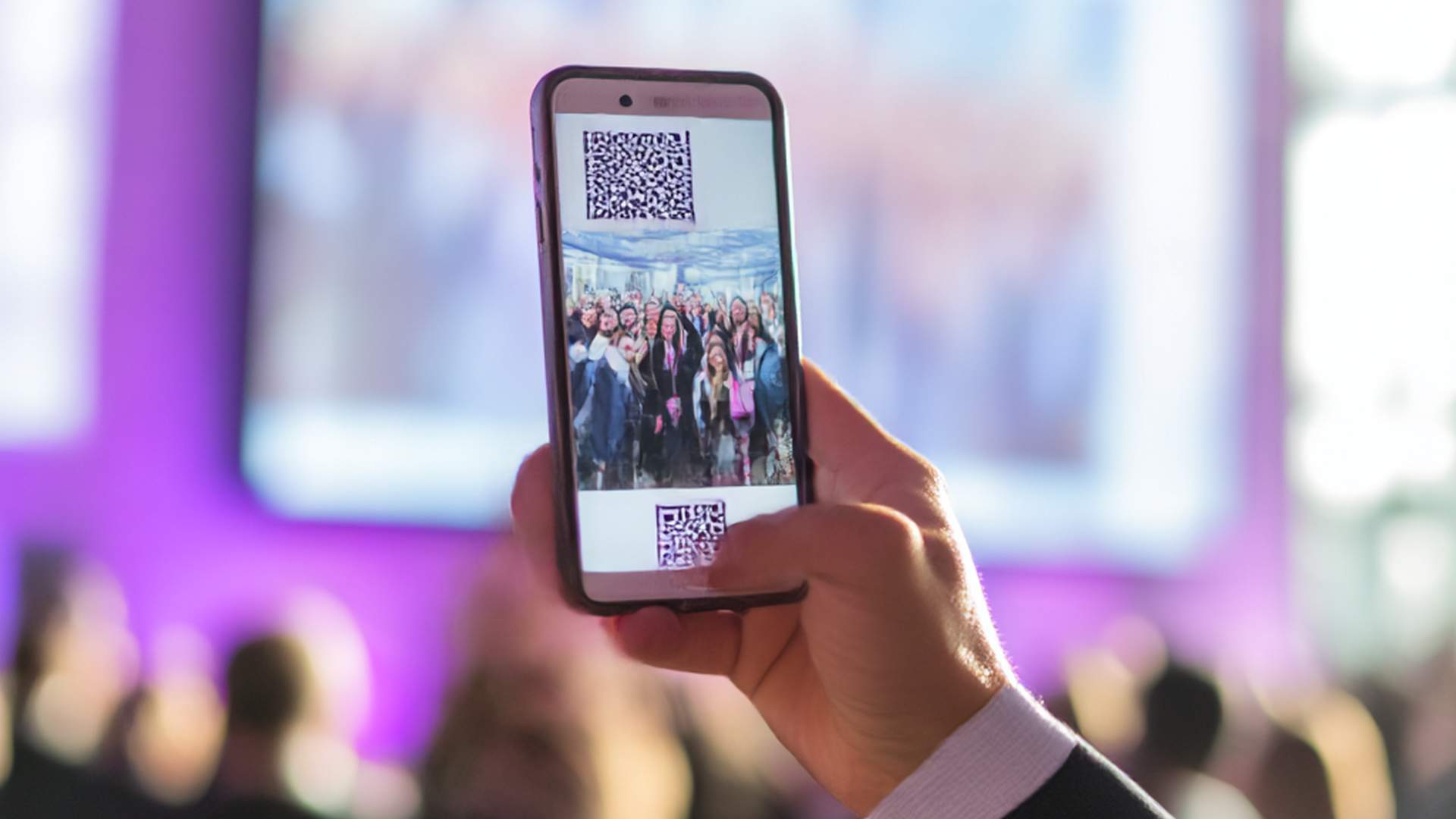 Corporate event with digital guestbook live wall